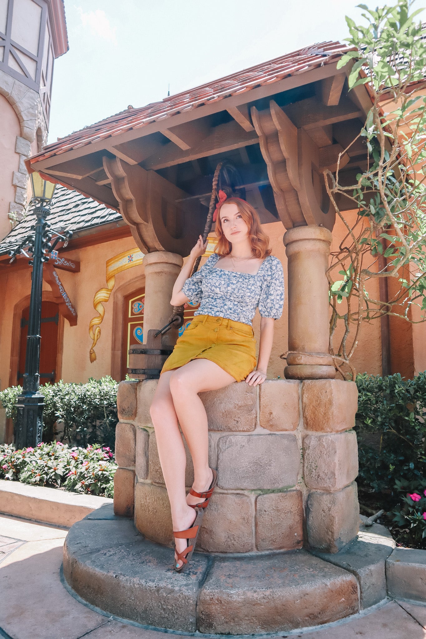 @PIXELSANDPIXIES AS SNOW WHITE CORSET TOP