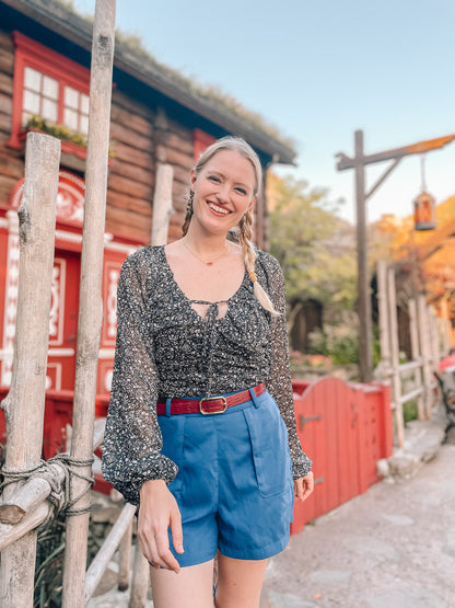 @CURIOUSER.CHELSEA AS ANNA TOP