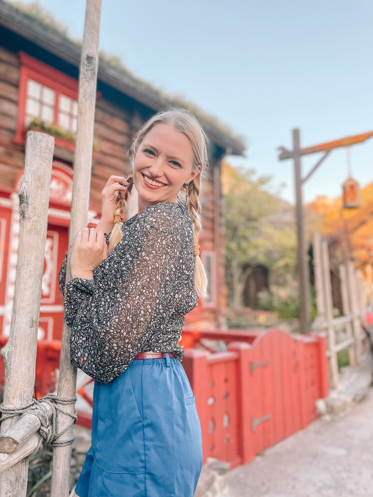 @CURIOUSER.CHELSEA AS ANNA TOP