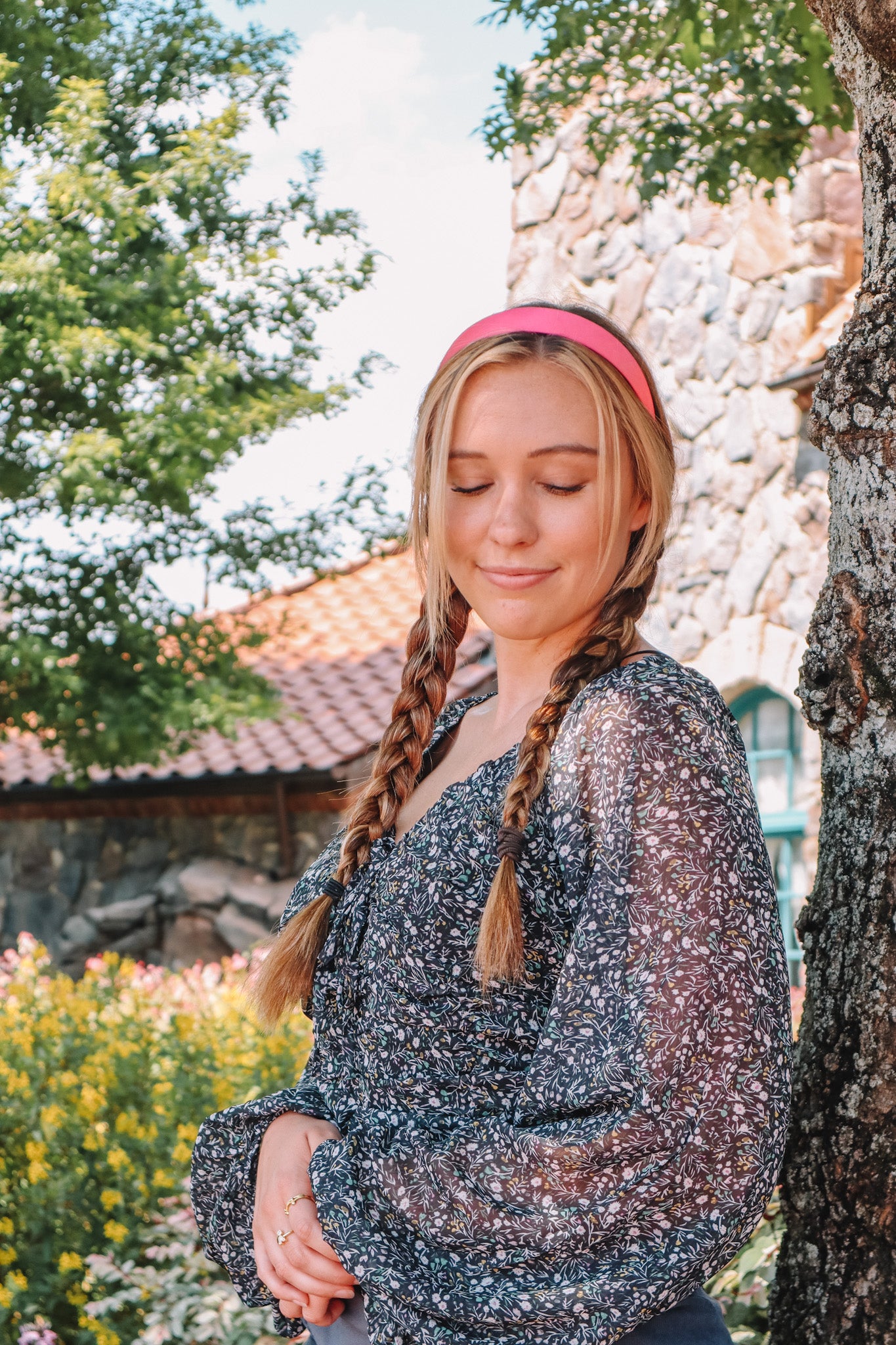 @CURIOUSER.CHELSEA AS ANNA TOP