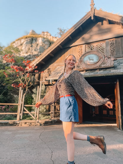 @CURIOUSER.CHELSEA AS ANNA TOP
