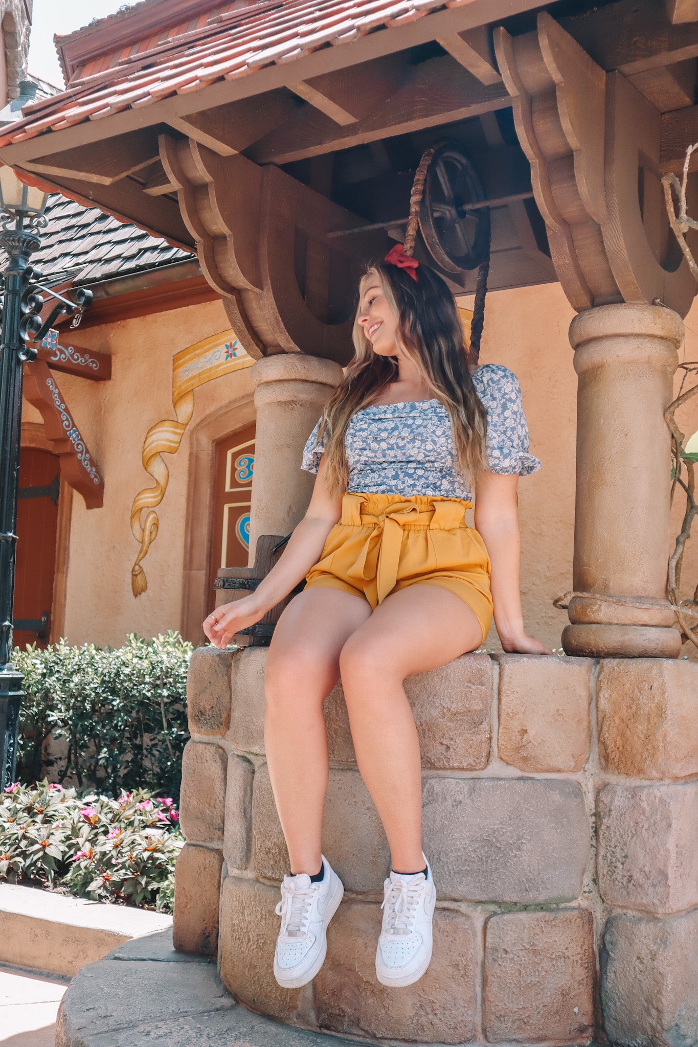 @PIXELSANDPIXIES AS SNOW WHITE CORSET TOP