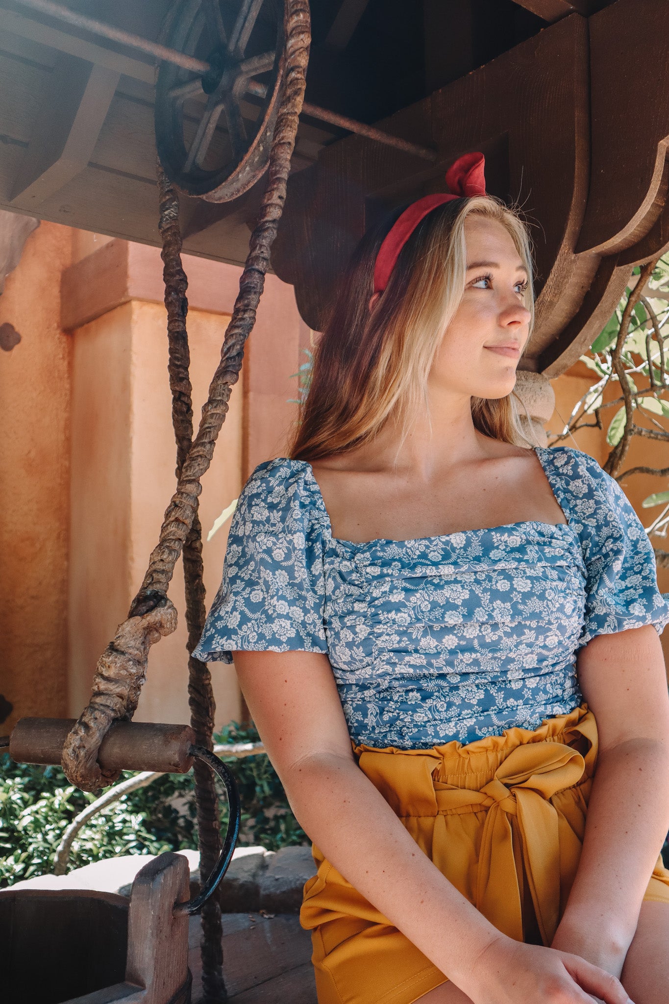 @PIXELSANDPIXIES AS SNOW WHITE CORSET TOP