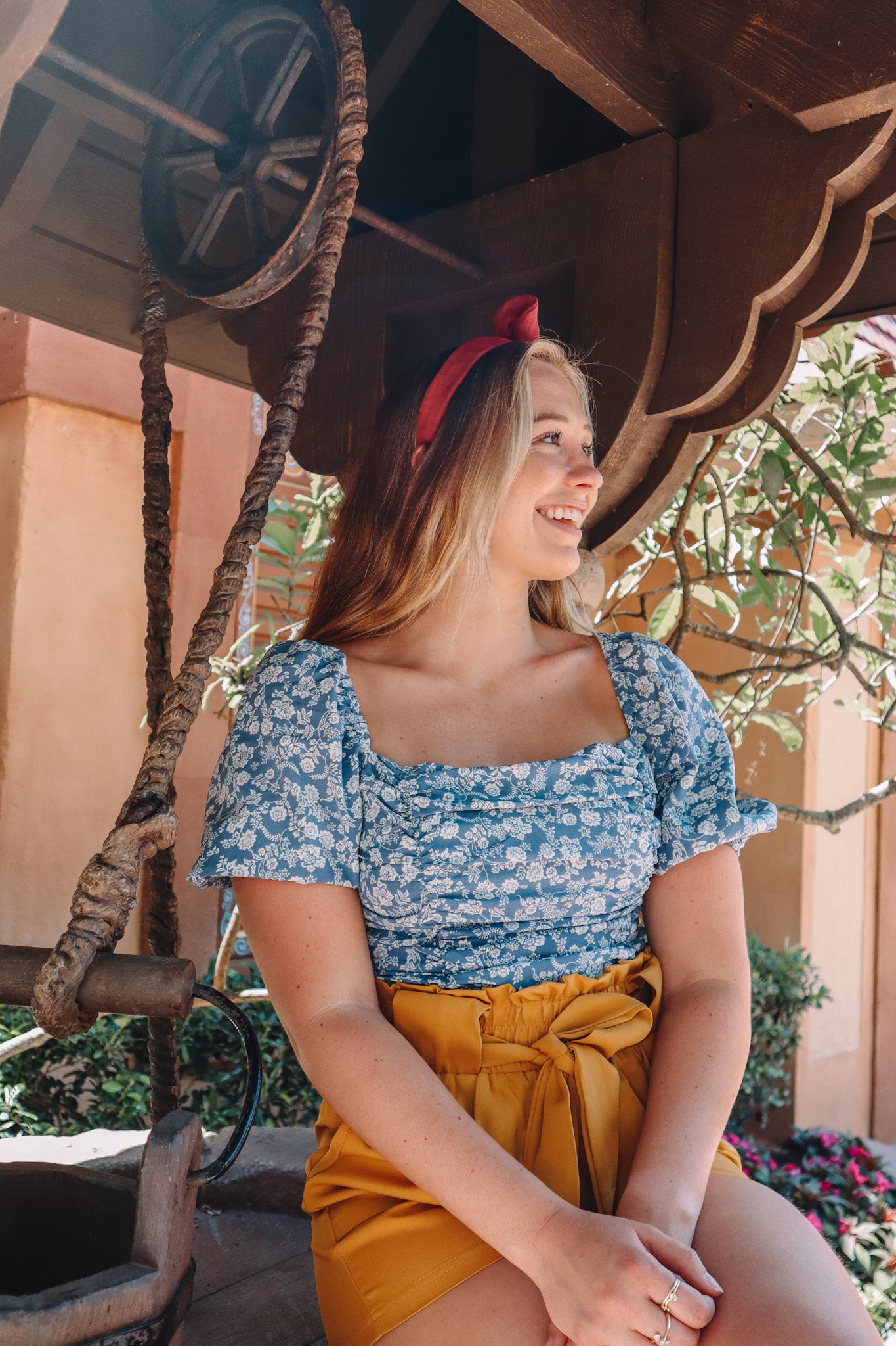 @PIXELSANDPIXIES AS SNOW WHITE CORSET TOP