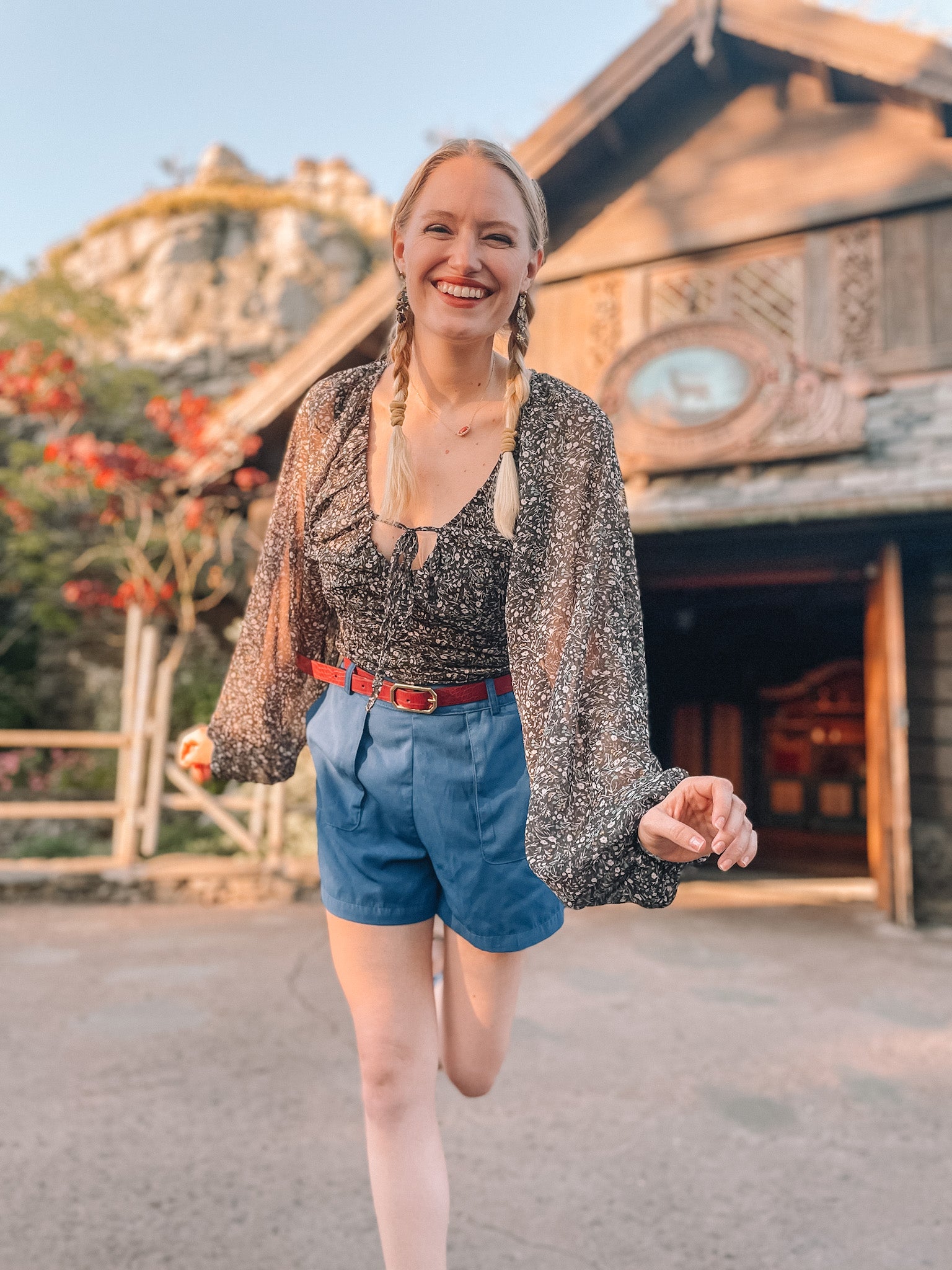 @CURIOUSER.CHELSEA AS ANNA TOP