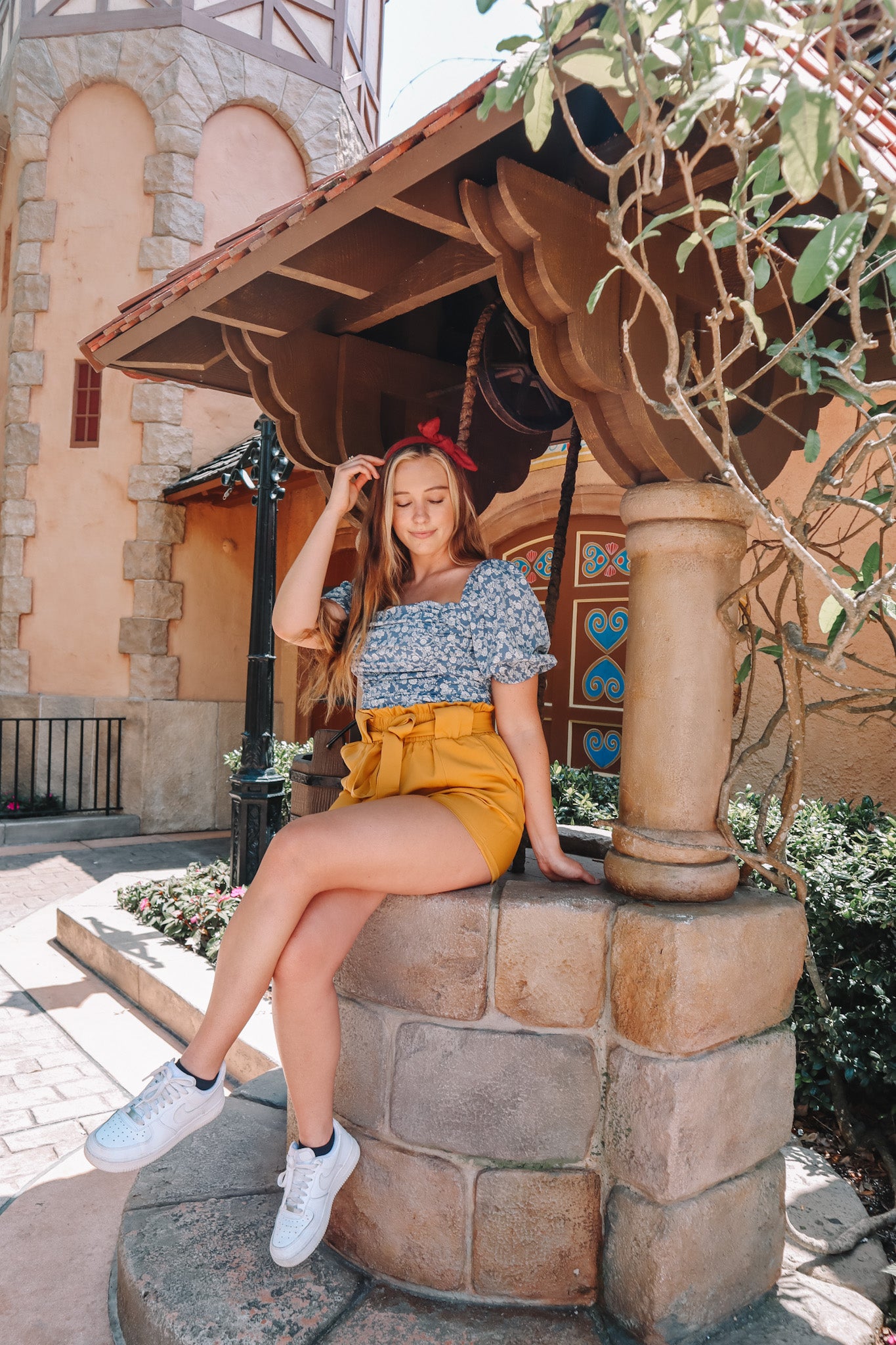 @PIXELSANDPIXIES AS SNOW WHITE CORSET TOP