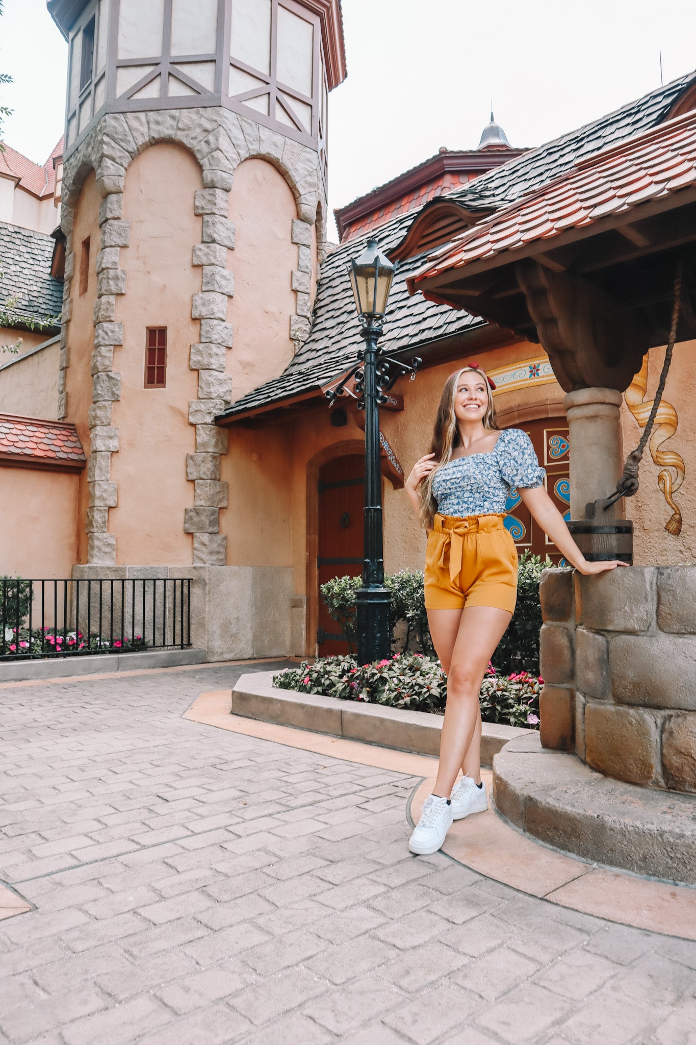 @PIXELSANDPIXIES AS SNOW WHITE CORSET TOP